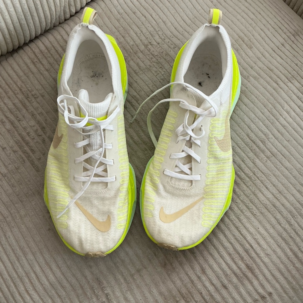 Nike White and Lime Green Running Shoes